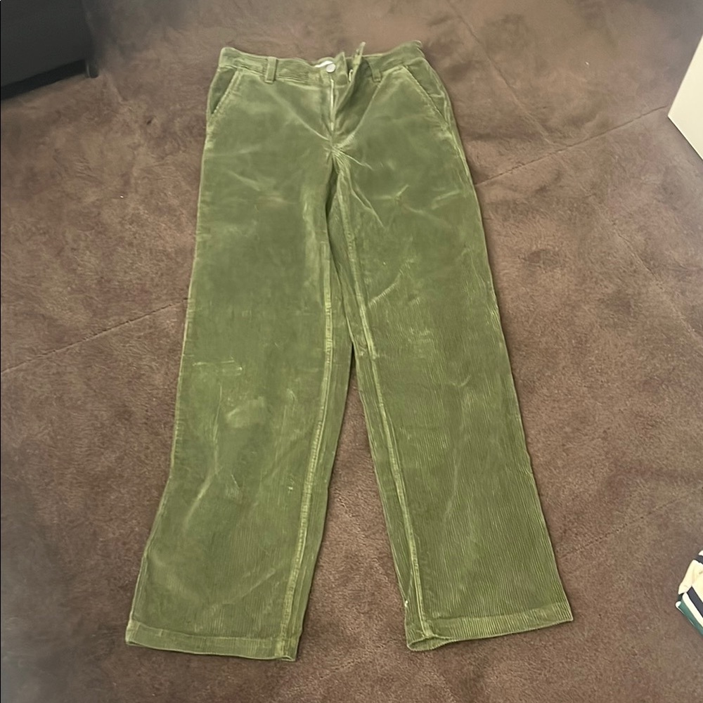 TNA green corduroy pants size
0